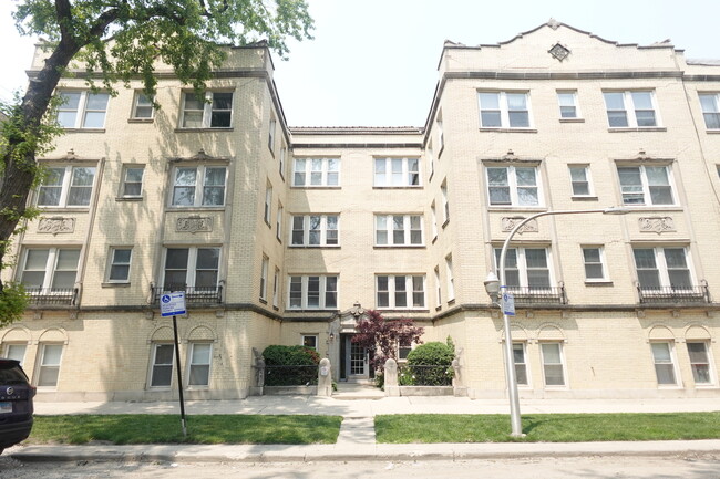 Photo - 2608 W Glenlake Ave Condo Unit 1