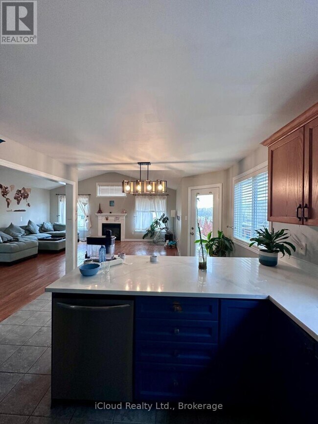 Photo - 1577 Purser St