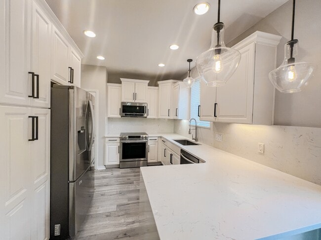 Photo - 122 Peoria Blvd
