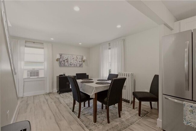 629 Thames St Unit 2
