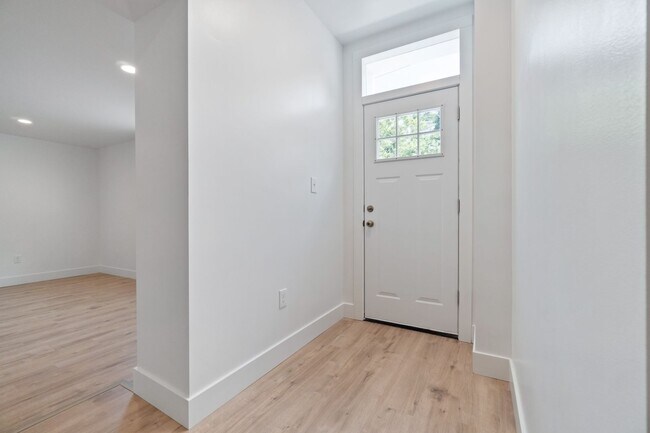 Photo - 145 S 12th St Unit 1