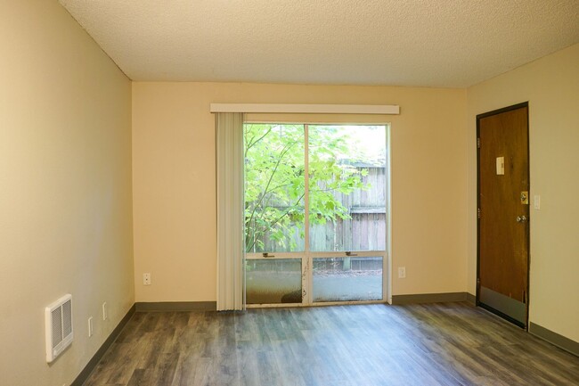 Photo - 1245 SW Grover St Unit 101
