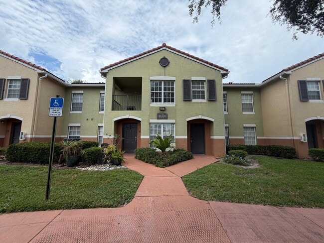 Building Photo - 10336 Fox Trail Rd S Unit 1304
