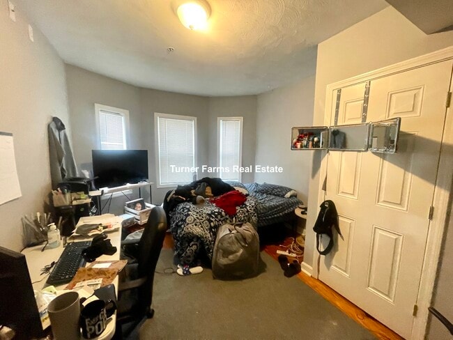 Building Photo - 48 Derby St Unit 1