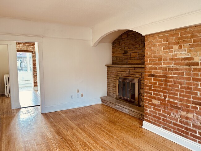 Photo - 20-20 Triller Ave Unit 4