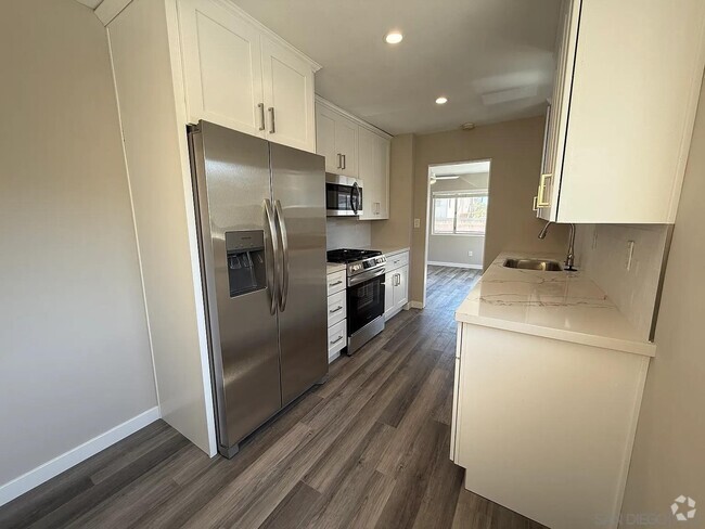 Building Photo - 1241 Prospect St Unit 11 Rental