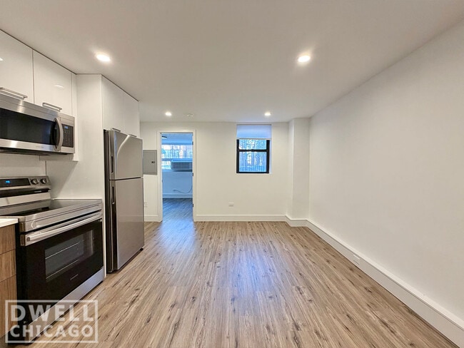 Photo - 955 W Carmen Ave Unit 001