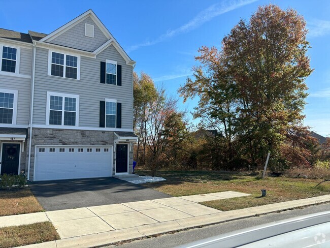 Building Photo - Townsend Family Townhome 3 bedroom & 2.5 bath