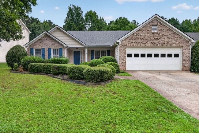 Building Photo - 390 Silverthorn Dr