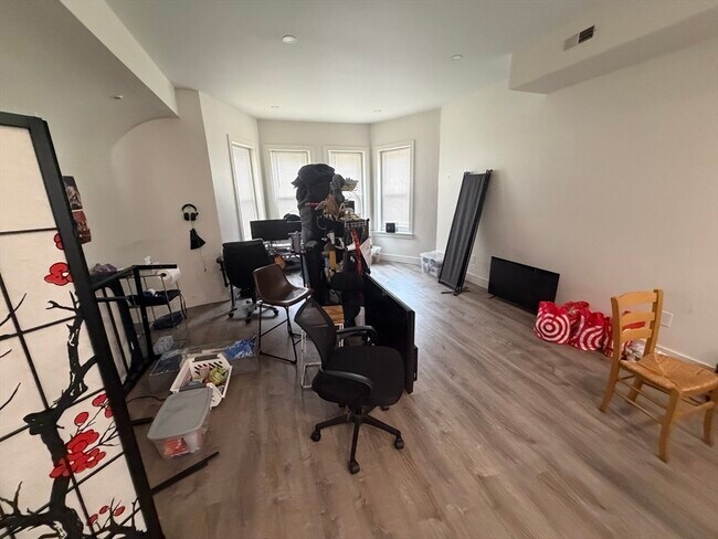 Photo - 301-305-305 Dudley St Unidad 2