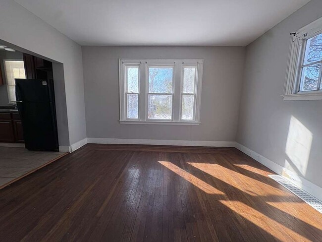 Photo - 240 Fountain St