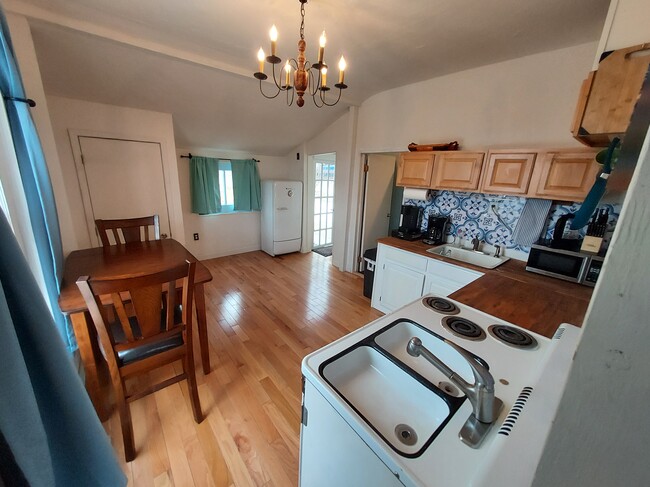 Photo - 123 W Pacific St