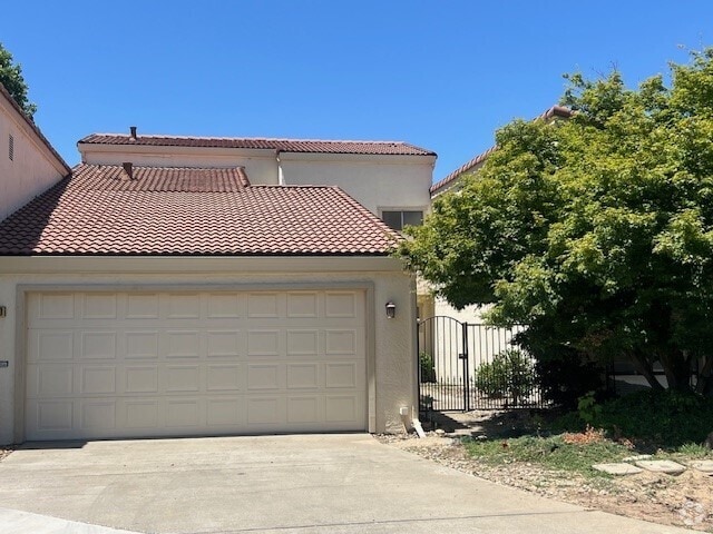 Building Photo - 7010 Colina Ln Rental