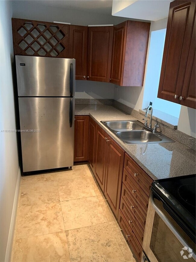 Building Photo - 1740 NW North River Dr Unit 229 Rental