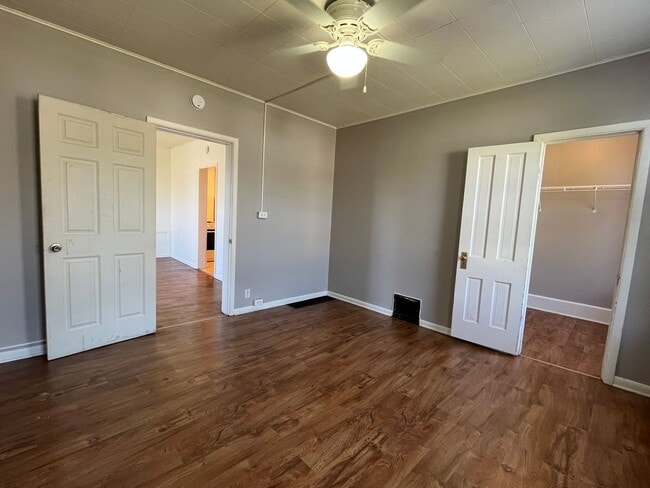 Photo - 2866 Wicklow St