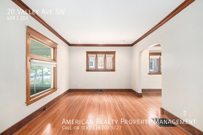 Photo - 20 Valley Ave SW