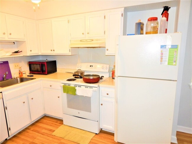 Photo - 1728 Donlee Dr Unit Donlee - 1728