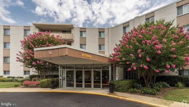 Building Photo - 7501 Democracy Blvd Unit B-316 Rental