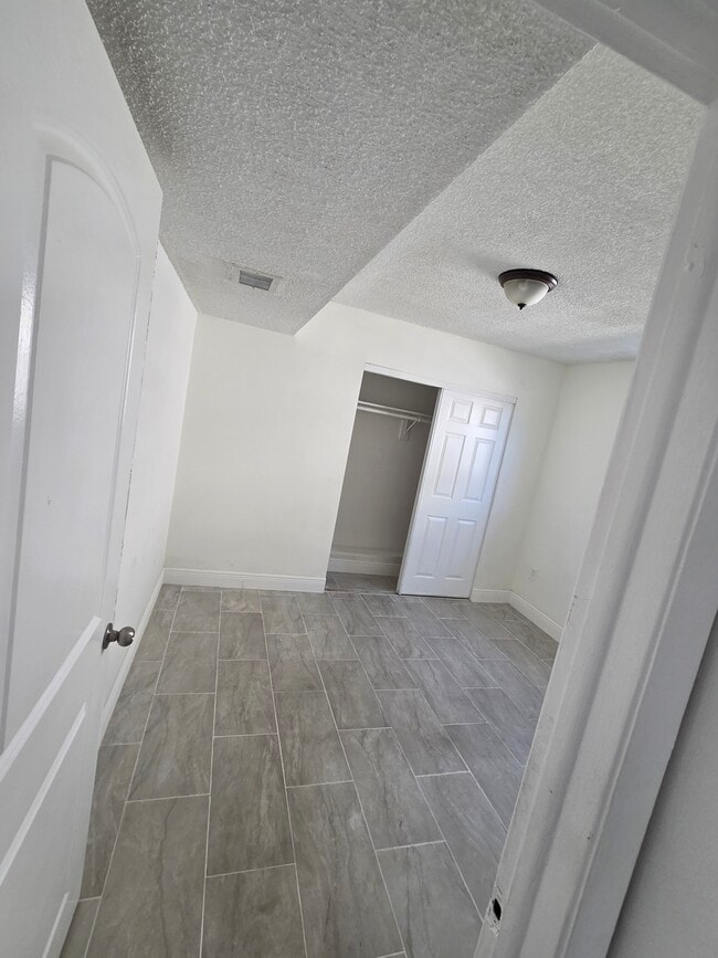 Photo - 325 W 18th St Unit 325
