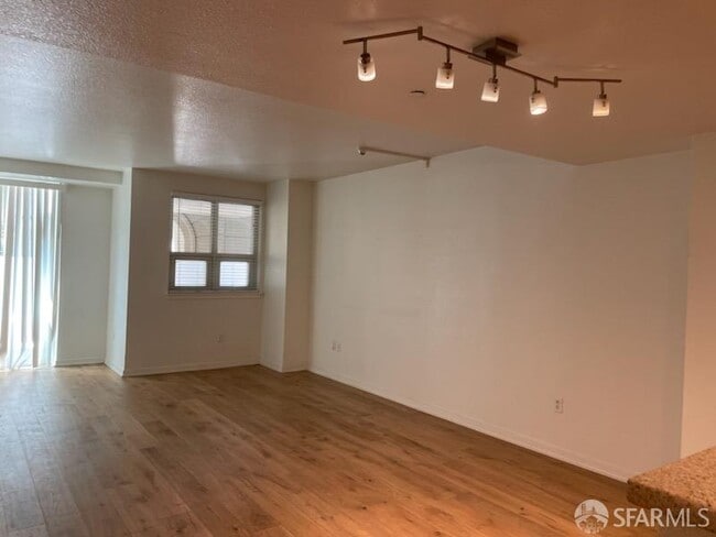 Photo - 1375 Lick Ave