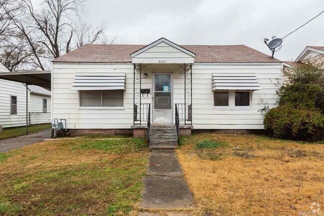Building Photo - 2521 Franklin St Rental