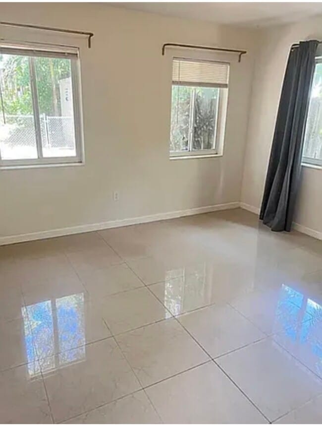 Photo - 3031 Center St