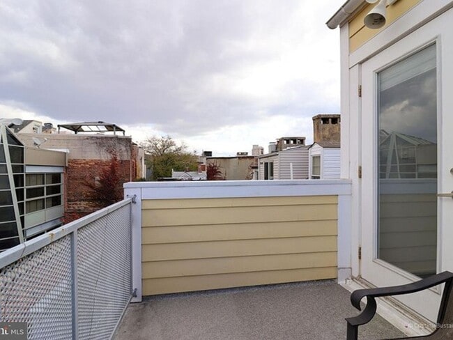 4 E Henrietta St
