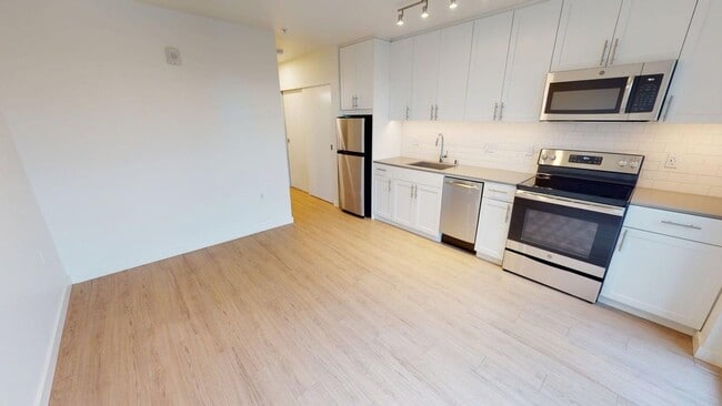 Photo - LUCILLE ON ROOSEVELT