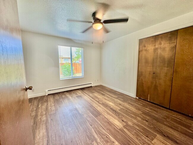 Building Photo - 375 W 550 N Unit Apartment #4