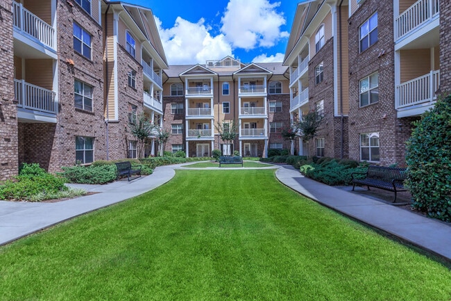 Galleria Manor Senior