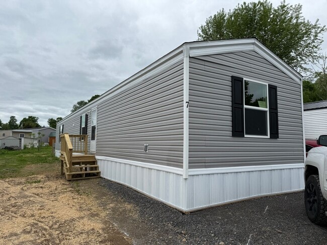 Knolls MHP - Knolls MHP Apartment Unit 07