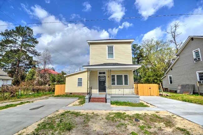 Building Photo - 213 Carolina St