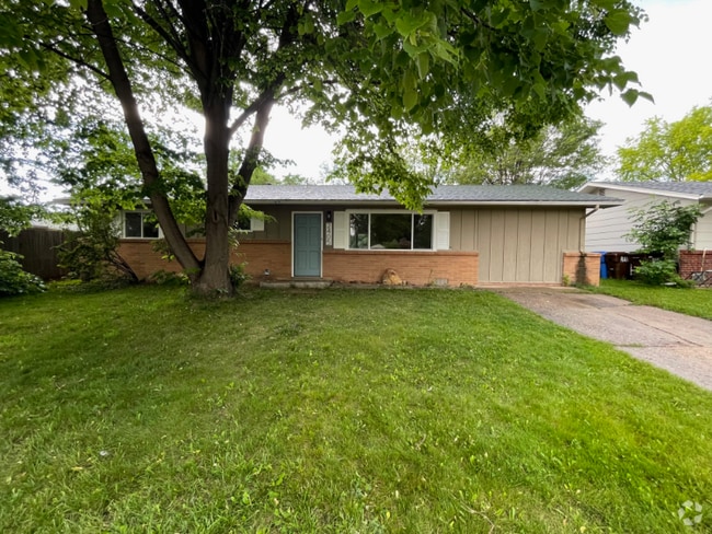 Building Photo - 2405 Tamarac Dr Rental