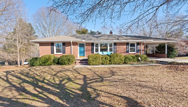 Building Photo - 4 Bedroom Home For Rent in Central, SC
