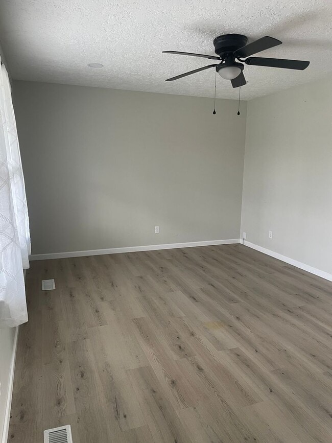 Photo - 5918 Medders St