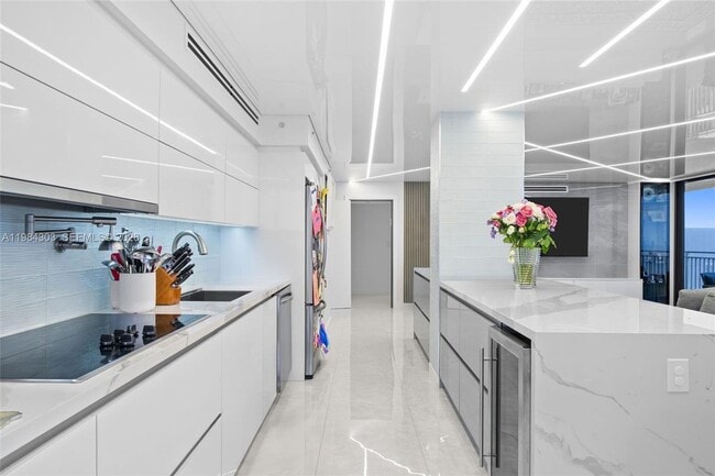 Building Photo - 210 174th St