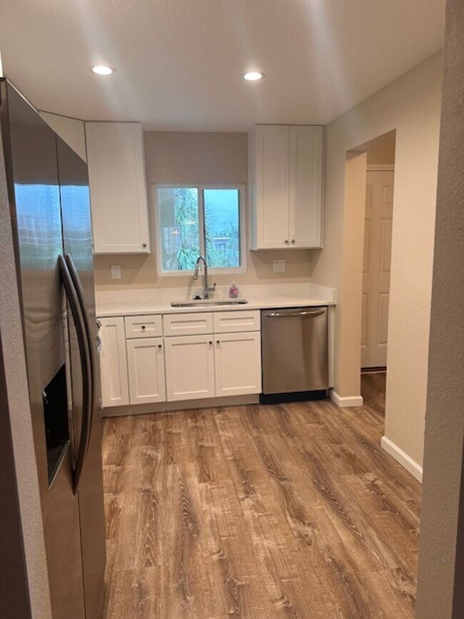 Photo - 55+ 2x2 Newly Renovated Condo Unit 3777 Lake Bayshore Dr.