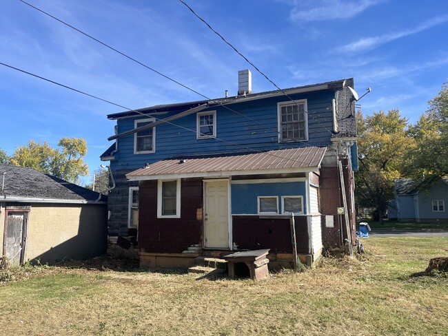 Building Photo - 1110 N Bowman Ave