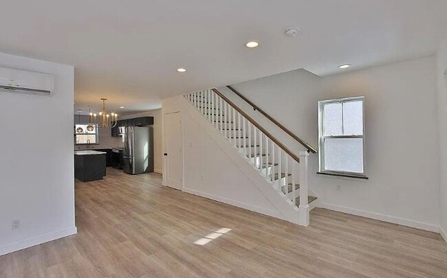 Photo - Style, comfort, & convenience---perfectly packaged!