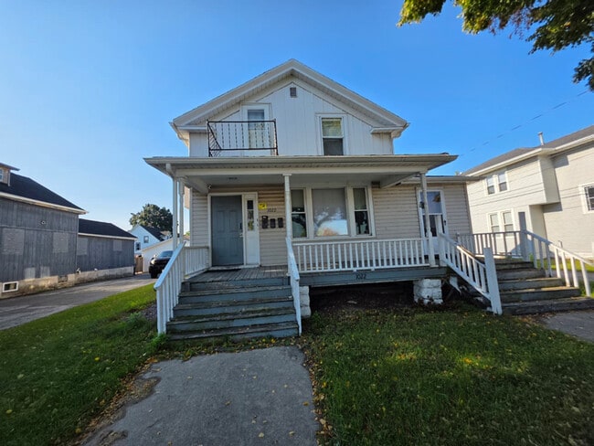 Building Photo - 1022 Pine St Rental