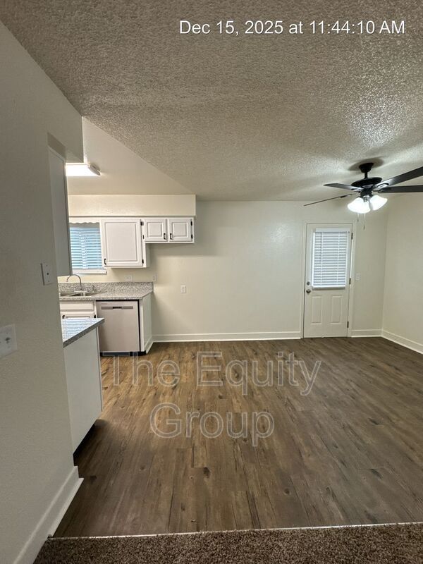 Photo - 809 Monarch Cir Unidad #4