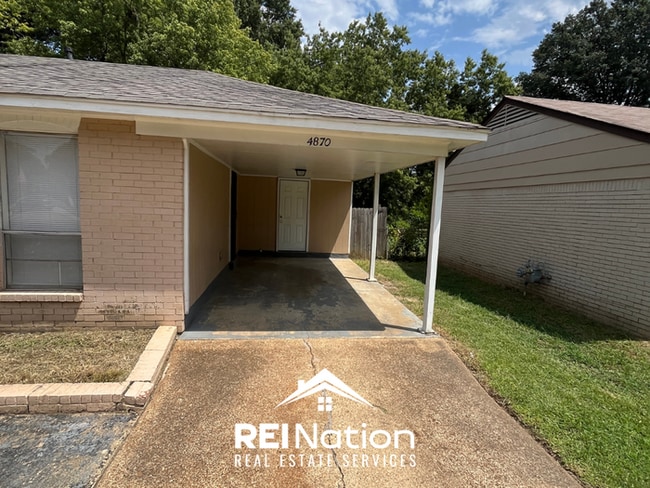 Photo - COZY & CLEAN! 3BR Memphis Value | Hardwoods & Open Kitchen | Fenced Yard!