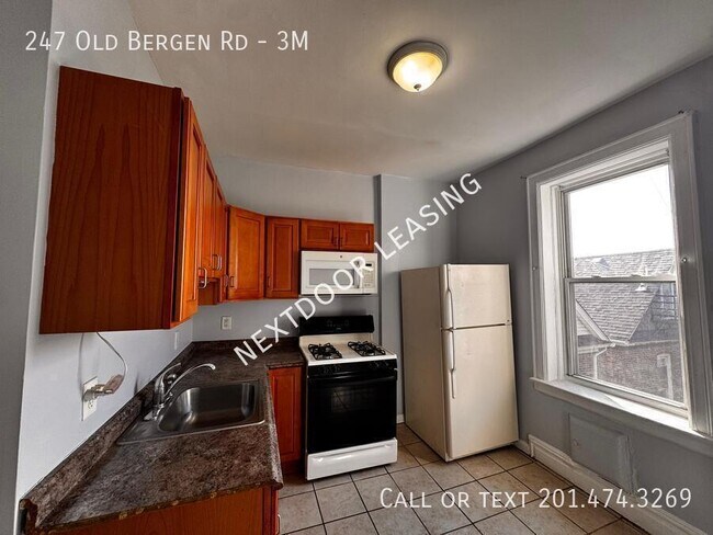 Photo - 247 Old Bergen Rd Unidad 3M