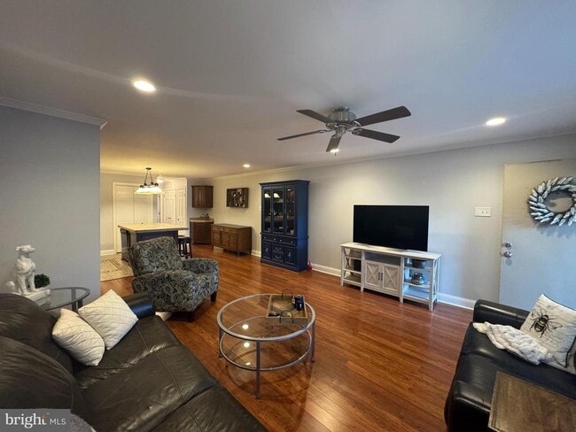 Photo - 34B Darien Way
