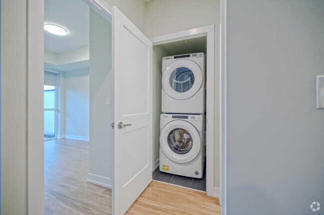 2BR, 2BA - 908SF - in-unit Laundry