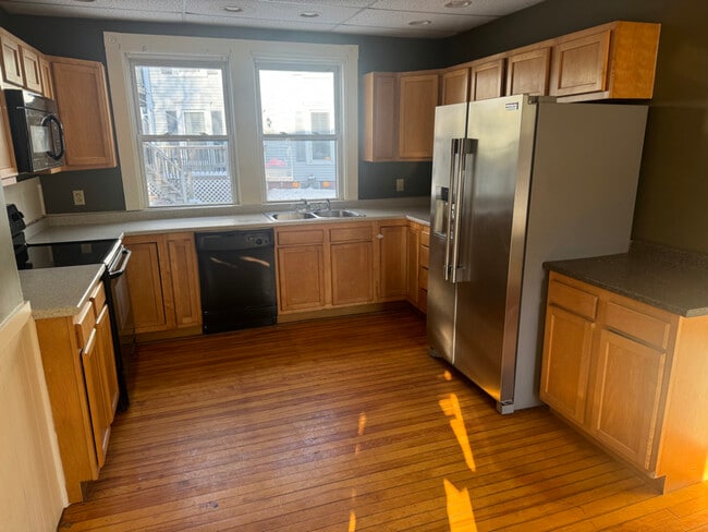 Photo - 198 Summer St Unit 1