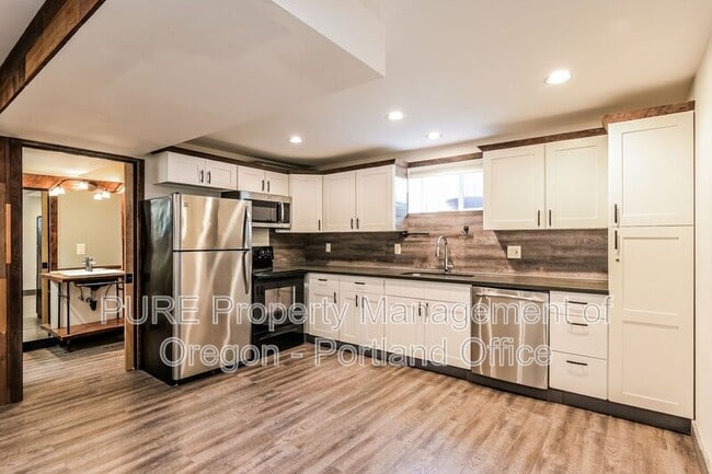 Building Photo - 2324 N Watts St