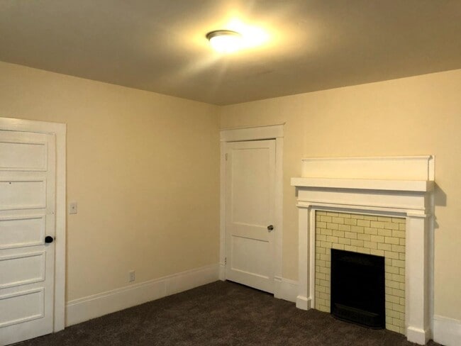 Photo - Studio apartment in Historical Burlington Unit D