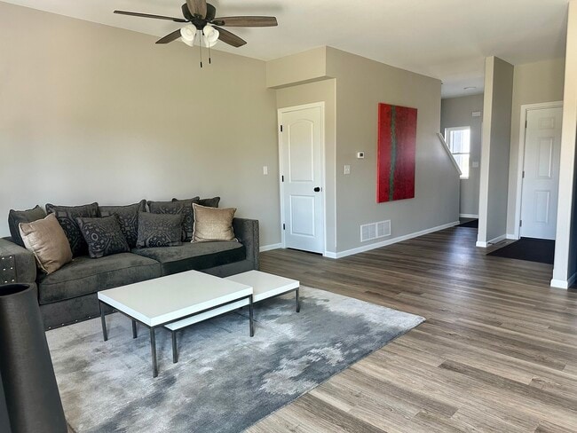 Photo - 1319 Sioux Turn