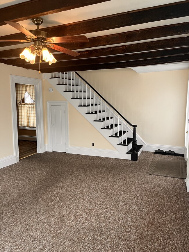 Photo - 66 S Maple St Unidad A